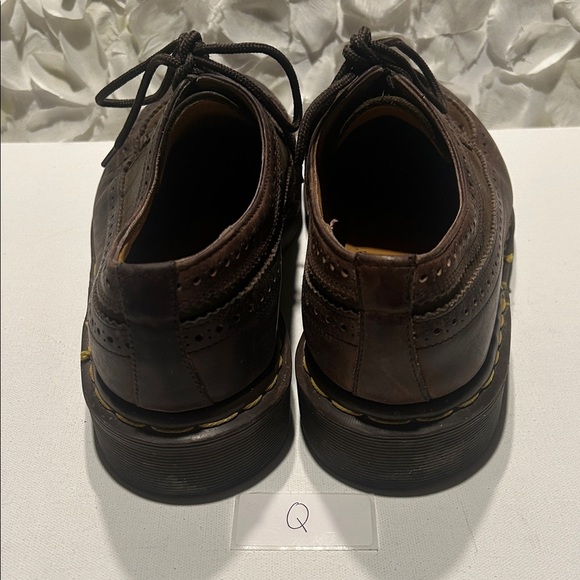 Dr. Martens Men\'s Brown Brogue Oxford Shoes